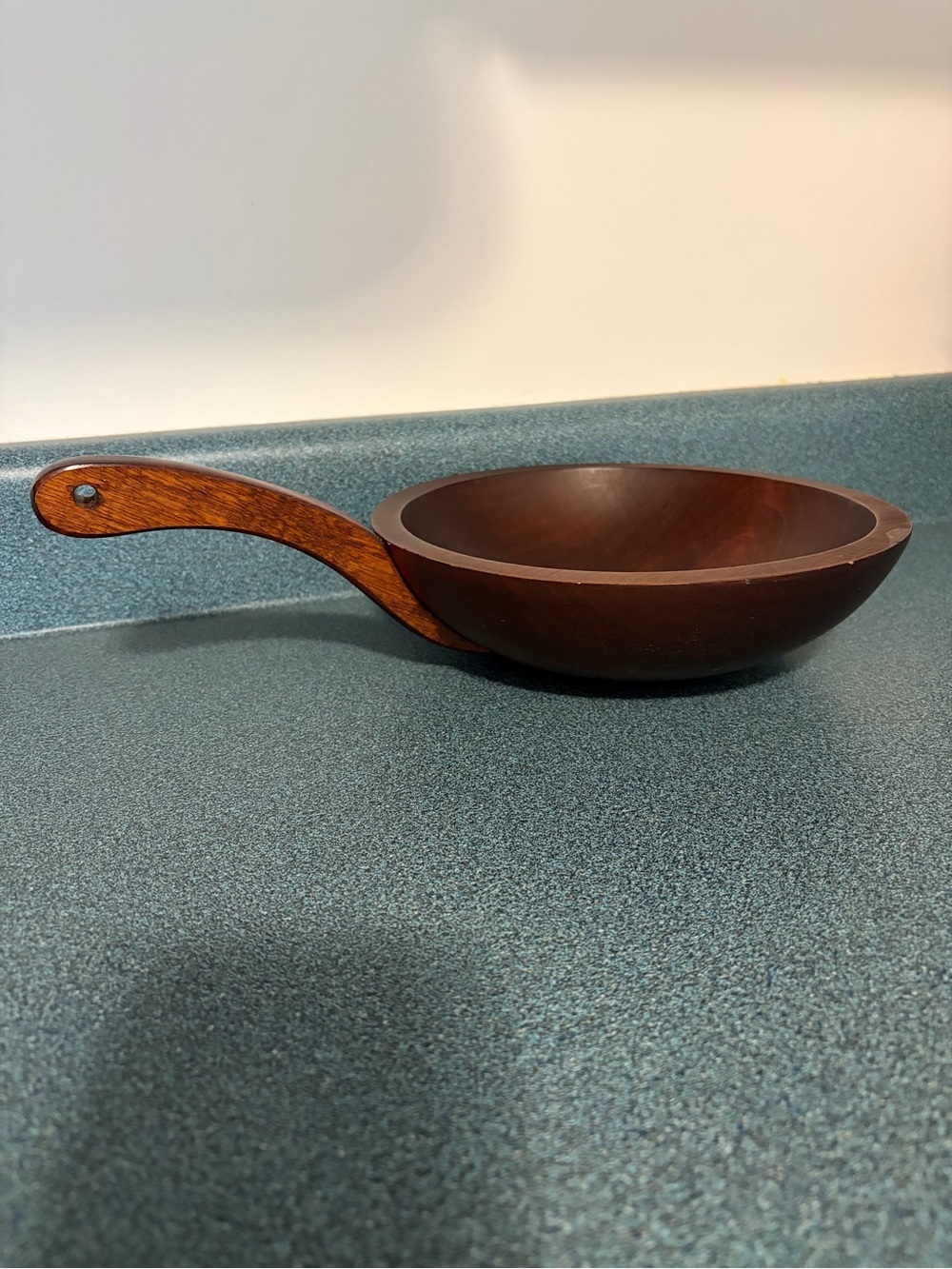 BARIBOCRAFT- vintage wooden serving bowl with a handle
